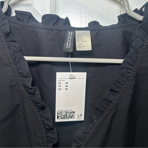 H&M Black Blouse with White Floral Design - Picture 4 of 4